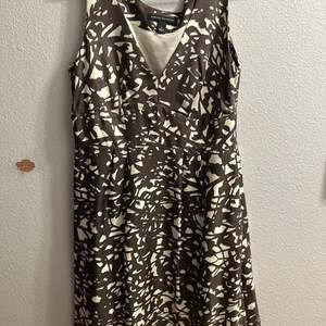 Banana Republic Silk Sleeveless V-Neck Abstract Print Dress Brown & Ivory Size 4